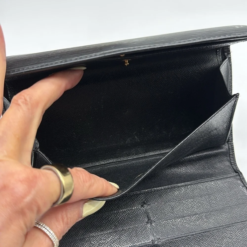 Louis Vuitton Epi Porte Tresor International Wallet Black